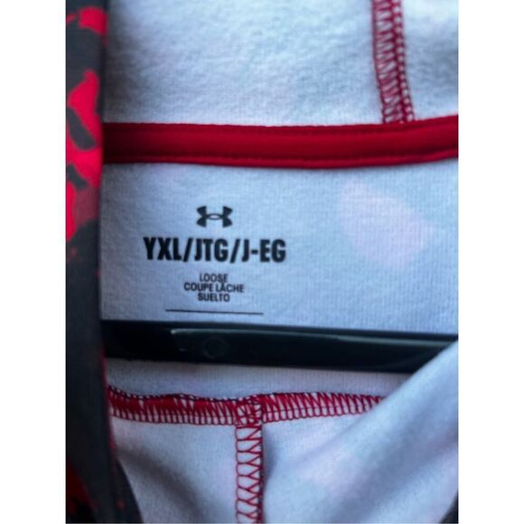 Under Armour Fleece Big Logo Printed red blk Camo Size Youth XL soccer baseball - Picture 3 of 3